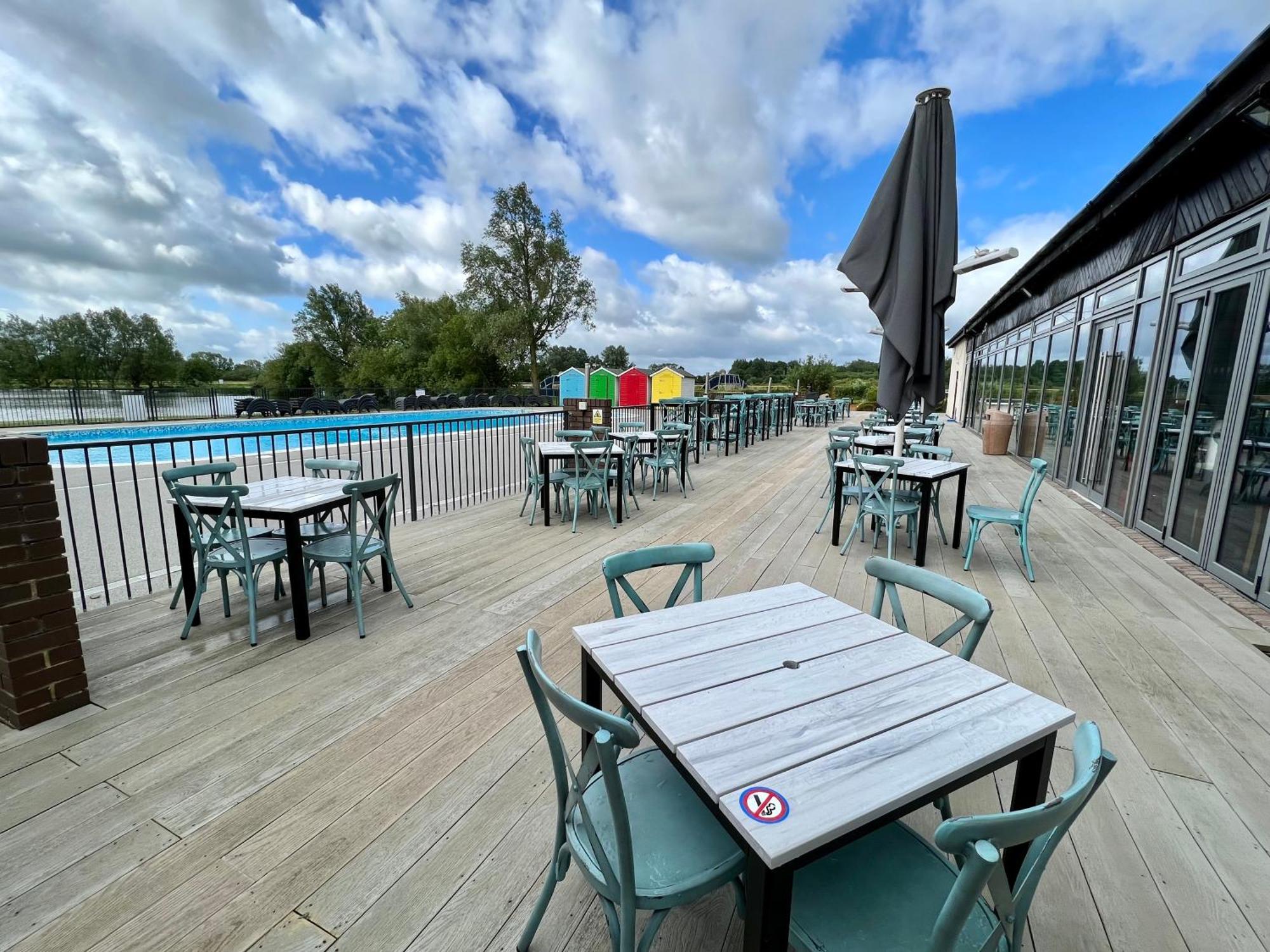 The Boat House, Hot Tub Lodge South Cerney Esterno foto
