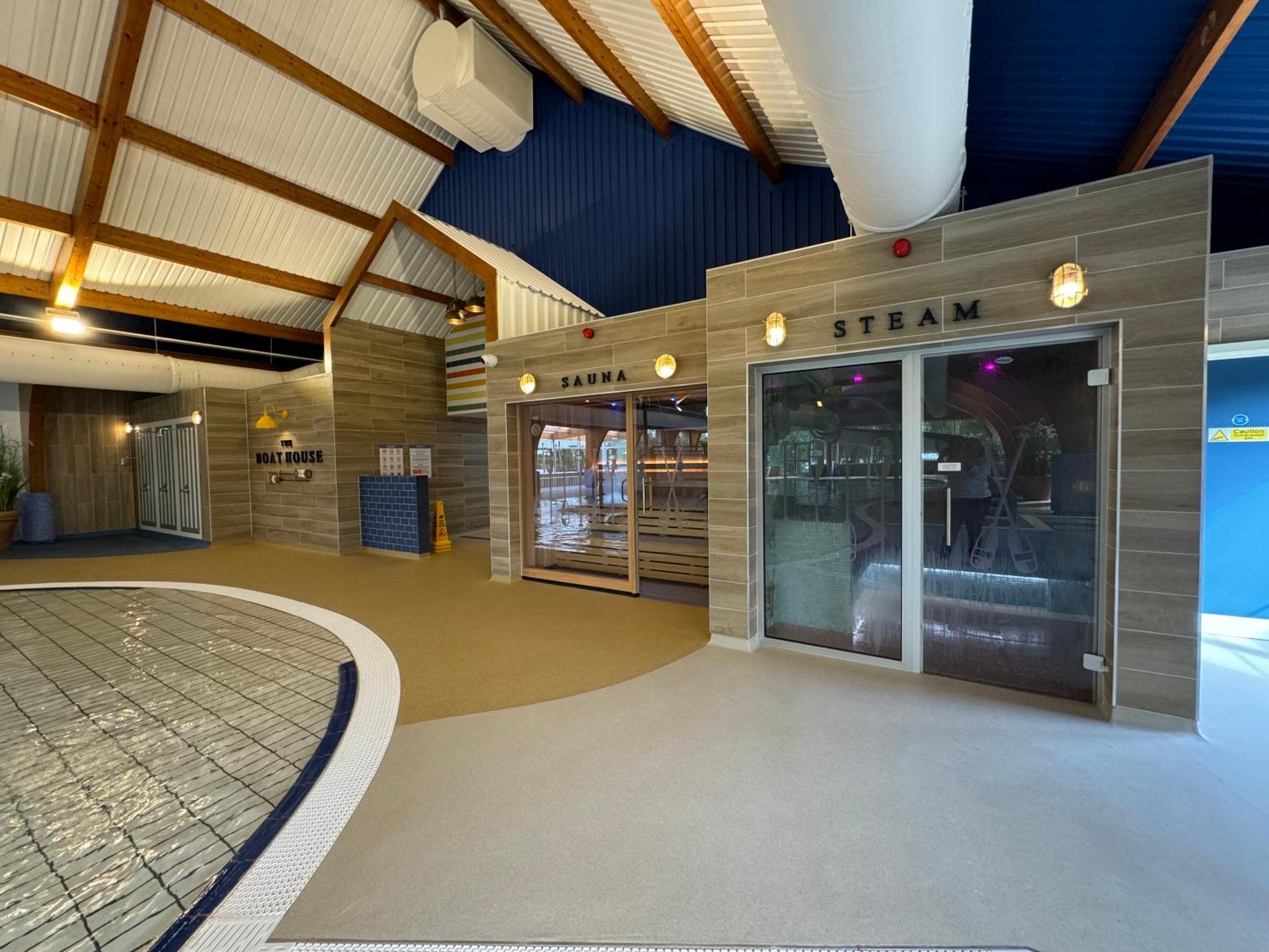 The Boat House, Hot Tub Lodge South Cerney Esterno foto